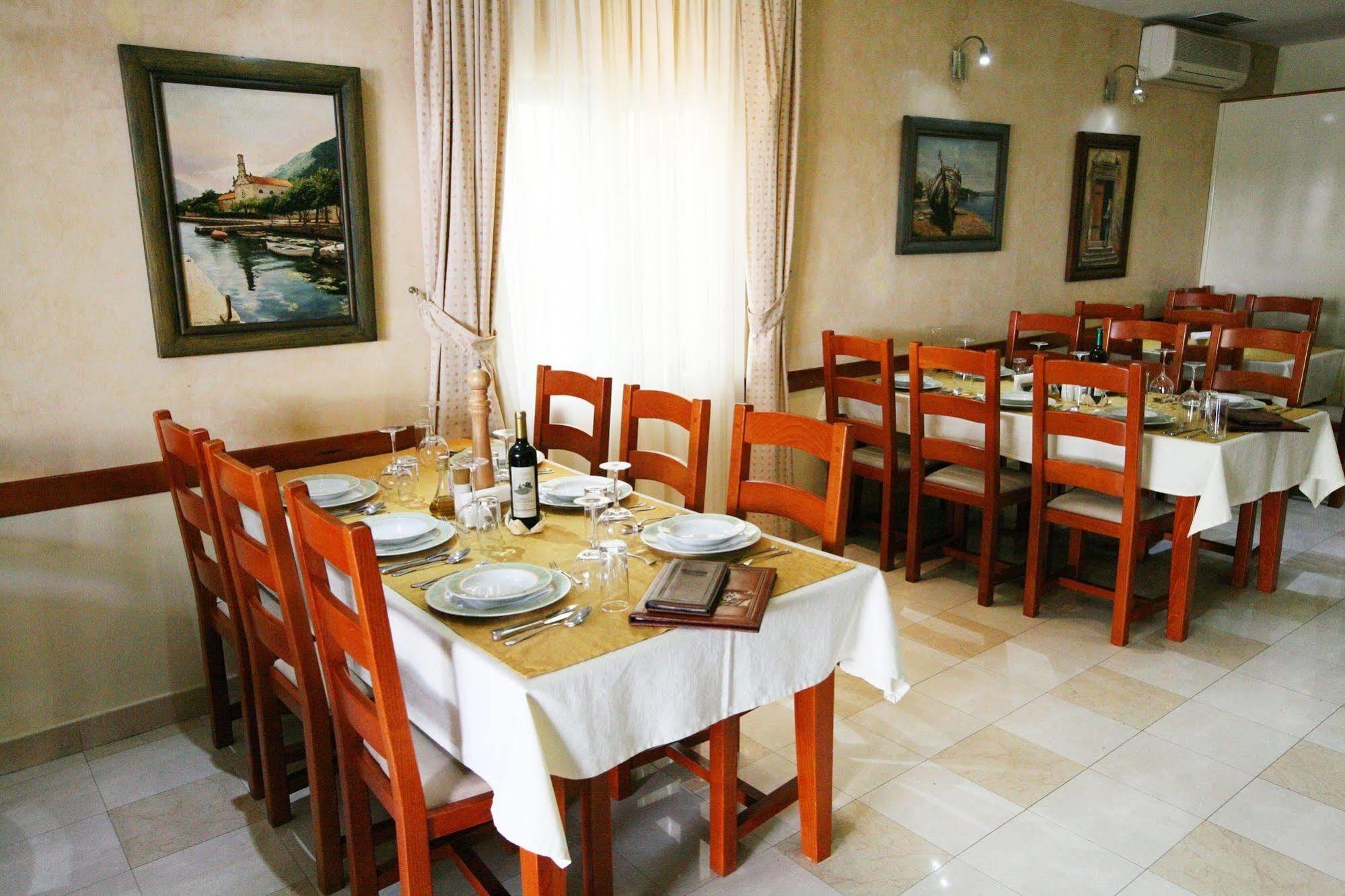 Boutique Hotel Villa Royal Tivat Zewnętrze zdjęcie